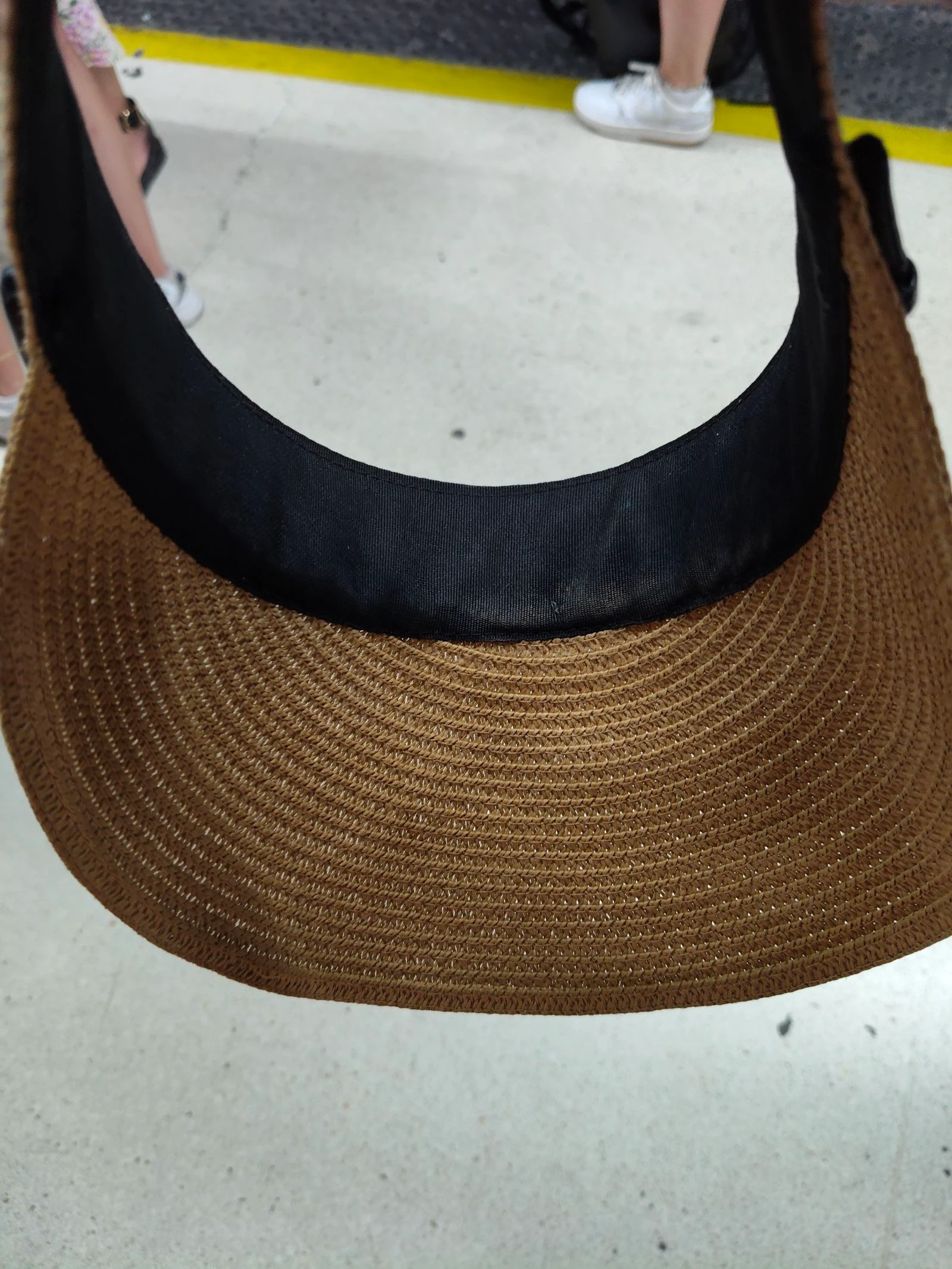 Adolfo Domínguez-Grote Visera T-L met velcro-sluiting – photo 6